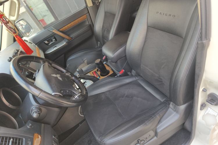 Used Mitsubishi Pajero 2018 3.0L Automatic Comfort Edition Left Front Seat