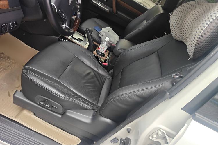 Used Mitsubishi Pajero 2018 3.0L Automatic Prestige Edition Left Front Seat