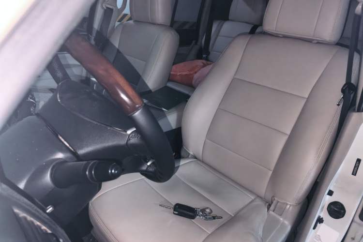 Used Mitsubishi Pajero  Left Front Seat