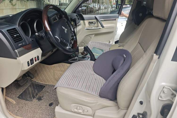 Used Mitsubishi Pajero 2018 V97 3.8L 5-Door GLS Sunroof Single-Difference Model – Middle East Left Front Seat