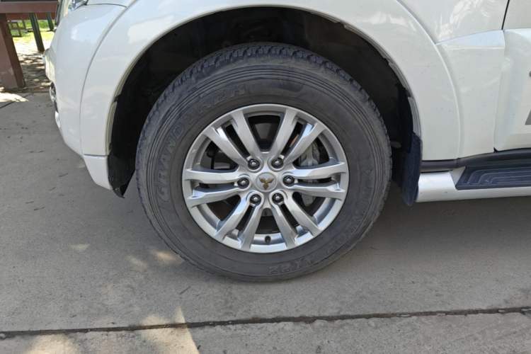 Used Mitsubishi Pajero 2018 V97 3.8L 5-Door GLS Sunroof – Middle East Left Front Wheel Hub