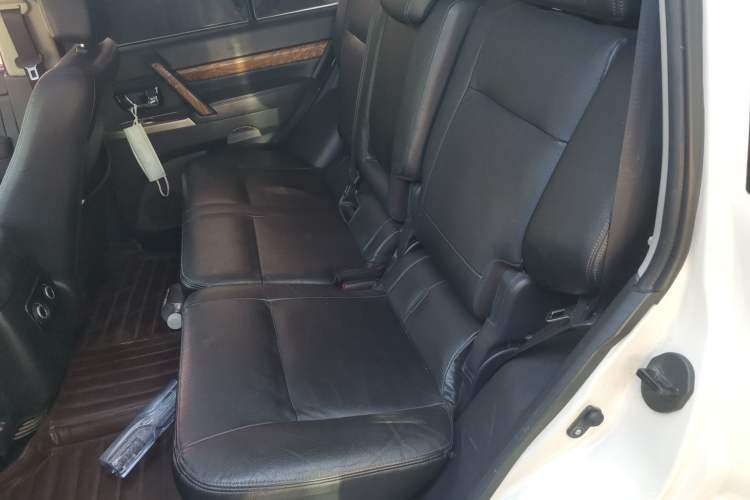 Used Mitsubishi Pajero 2018 3.0L Automatic Prestige Edition Left Rear Seat