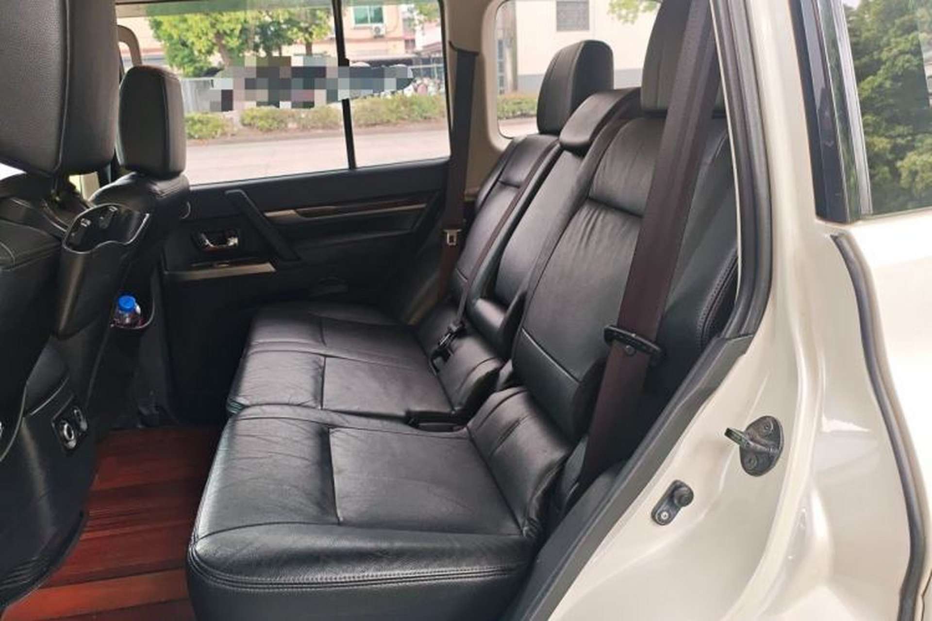 Used Mitsubishi Pajero  Left Rear Seat