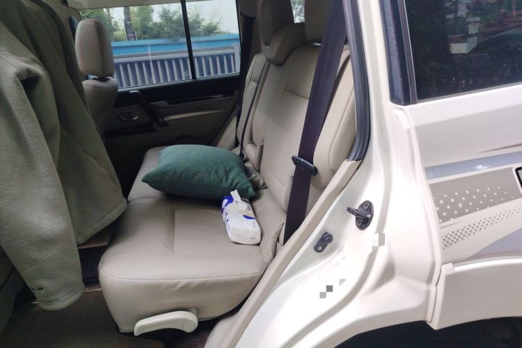 Used Mitsubishi Pajero  Left Rear Seat