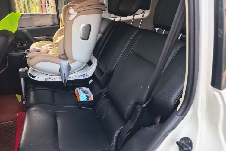 Used Mitsubishi Pajero  Left Rear Seat