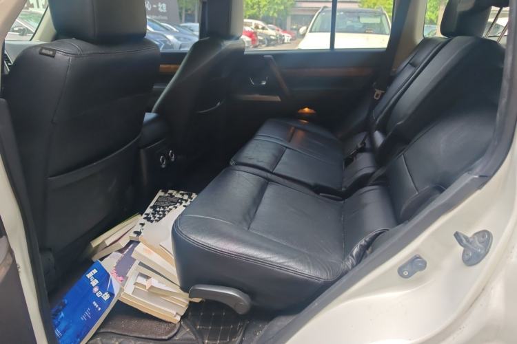 Used Mitsubishi Pajero 2018 3.0L Automatic Prestige Edition Left Rear Seat