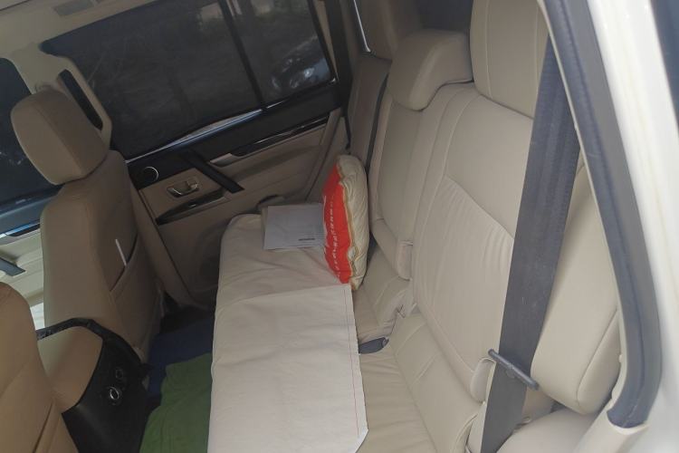 Used Mitsubishi Pajero  Left Rear Seat