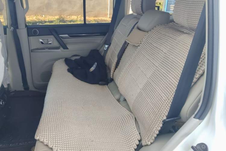 Used Mitsubishi Pajero  Left Rear Seat