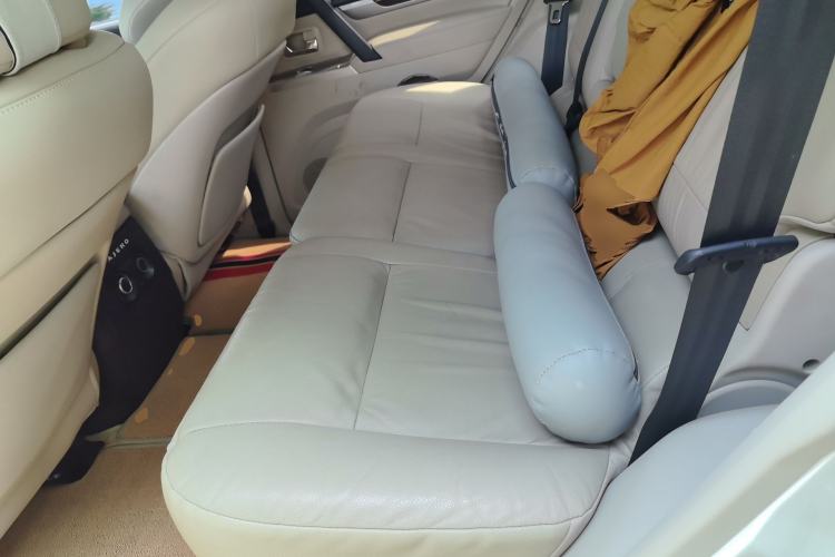 Used Mitsubishi Pajero 2018 V97 3.8L 5-Door GLS Sunroof – U.S. Specification Left Rear Seat