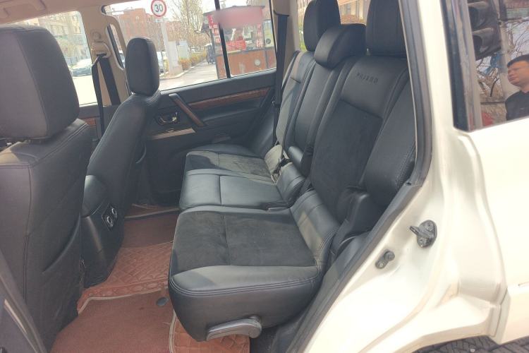 Used Mitsubishi Pajero 2018 3.0L Automatic Comfort Edition Left Rear Seat
