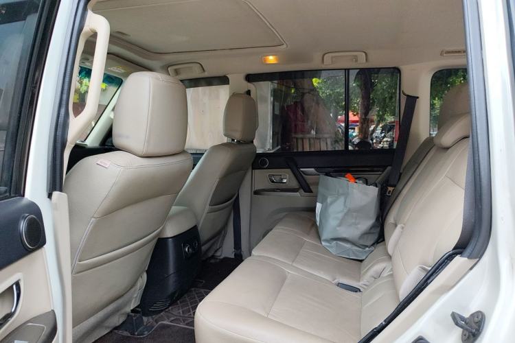 Used Mitsubishi Pajero  Left Rear Seat