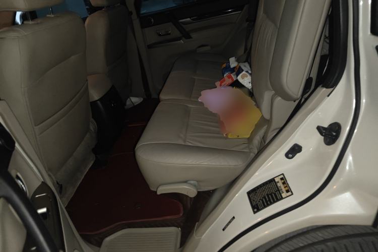Used Mitsubishi Pajero  Left Rear Seat