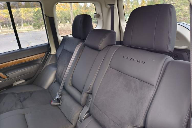 Used Mitsubishi Pajero 2018 3.0L Automatic Comfort Edition Left Rear Seat