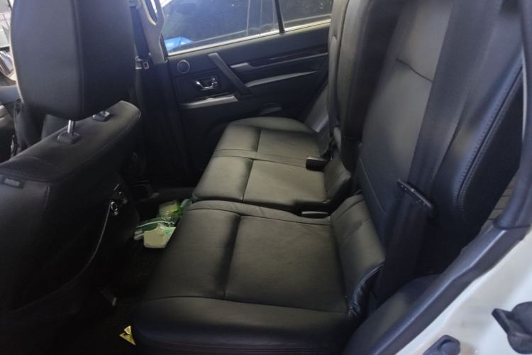Used Mitsubishi Pajero 2018 V97 3.8L 5-Door GLS Sunroof – U.S. Specification Left Rear Seat