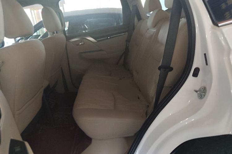 Used Mitsubishi Pajero 2018 3.0L Automatic Standard Edition Left Rear Seat