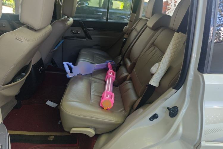 Used Mitsubishi Pajero  Left Rear Seat