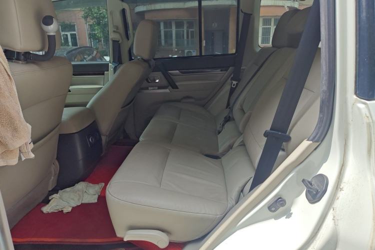 Used Mitsubishi Pajero  Left Rear Seat