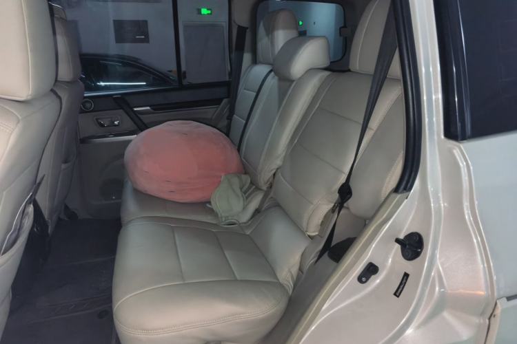 Used Mitsubishi Pajero  Left Rear Seat