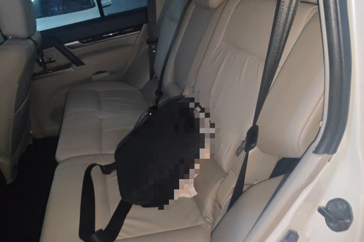 Used Mitsubishi Pajero 2018 V97 3.8L 5-Door GLS Sunroof – Middle East Left Rear Seat