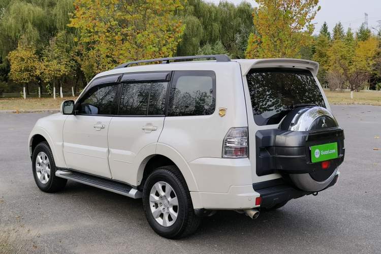 Used Mitsubishi Pajero 2018 3.0L Automatic Comfort Edition Left Side