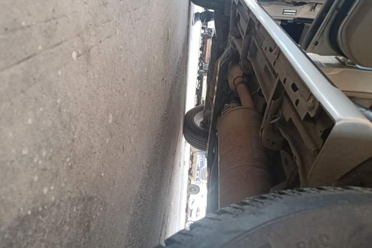 Used Mitsubishi Pajero 2018 V97 3.8L 5-Door GLS Sunroof – Middle East Left Side Sill