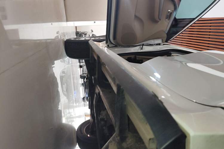 Used Mitsubishi Pajero 2018 3.0L Automatic Standard Edition Left Side Sill