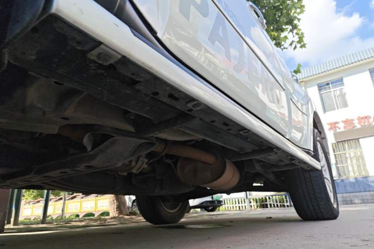 Used Mitsubishi Pajero 2018 V97 3.8L 5-Door GLS Sunroof – Middle East Left Side Sill