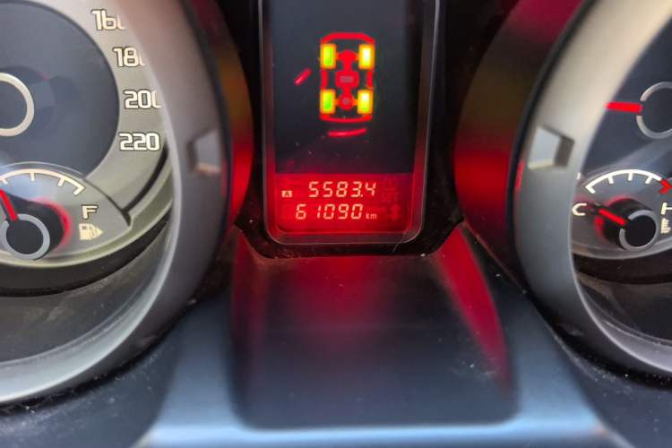 Used Mitsubishi Pajero 2018 V97 3.8L 5-Door GLS Sunroof – Middle East Odometer Close Up