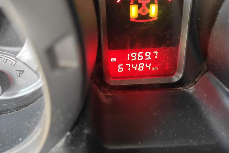 Used Mitsubishi Pajero  Odometer Close Up