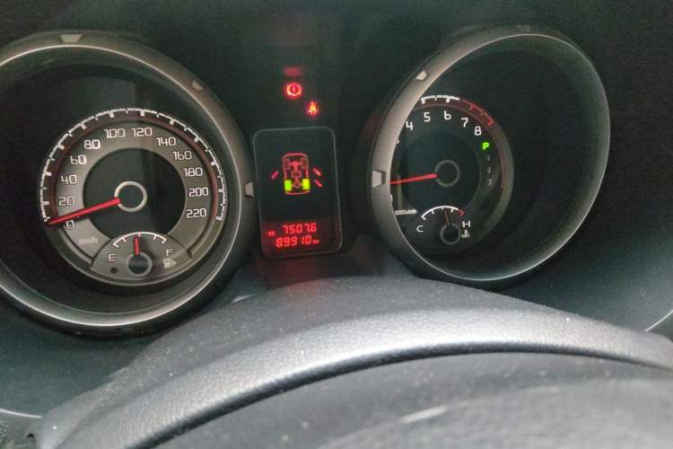 Used Mitsubishi Pajero  Odometer Close Up
