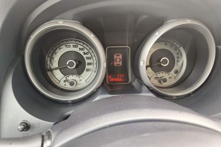 Used Mitsubishi Pajero 2018 3.0L Automatic Standard Edition Odometer Close Up
