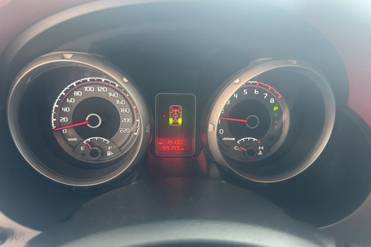 Used Mitsubishi Pajero 2018 3.0L Automatic Standard Edition Odometer Close Up