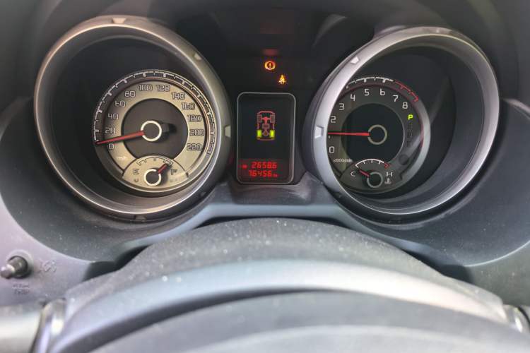 Used Mitsubishi Pajero  Odometer Close Up