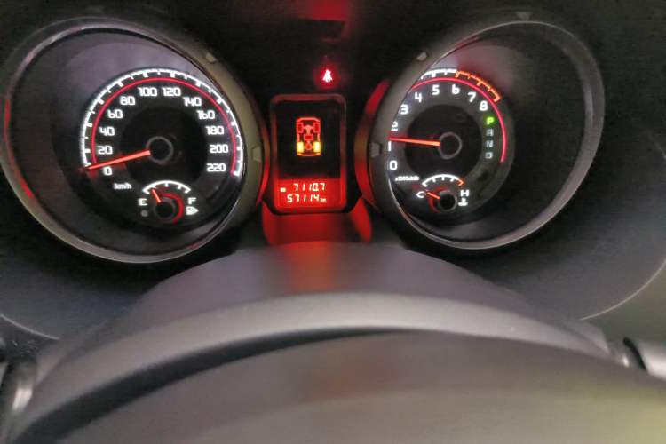 Used Mitsubishi Pajero 2018 3.0L Automatic Comfort Edition Odometer Close Up