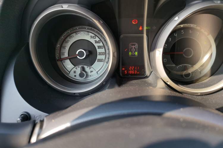 Used Mitsubishi Pajero  Odometer Close Up