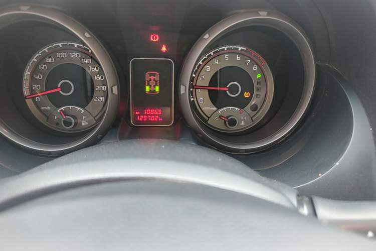 Used Mitsubishi Pajero  Odometer Close Up