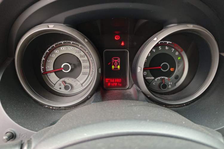 Used Mitsubishi Pajero  Odometer Close Up