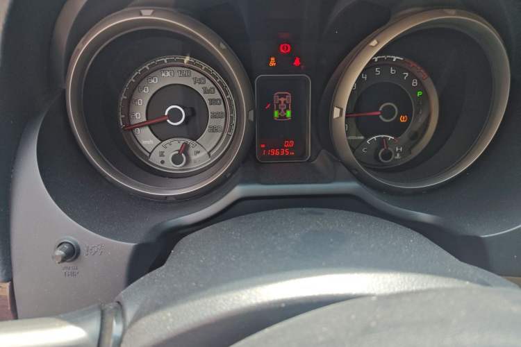 Used Mitsubishi Pajero  Odometer Close Up