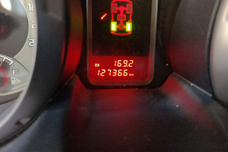 Used Mitsubishi Pajero 2018 3.0L Automatic Comfort Edition Odometer Close Up