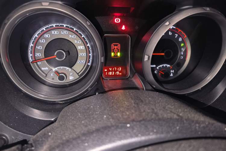 Used Mitsubishi Pajero  Odometer Close Up