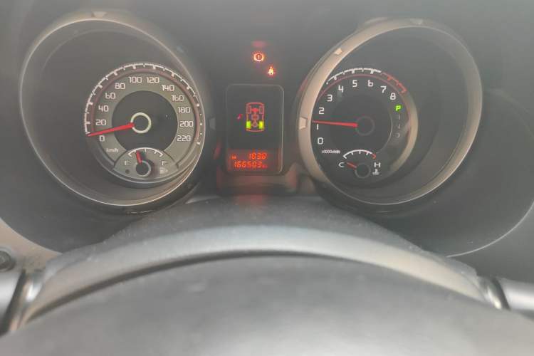 Used Mitsubishi Pajero  Odometer Close Up