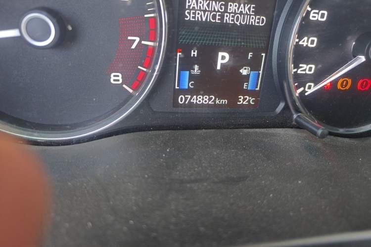 Used Mitsubishi Pajero  Odometer Close Up