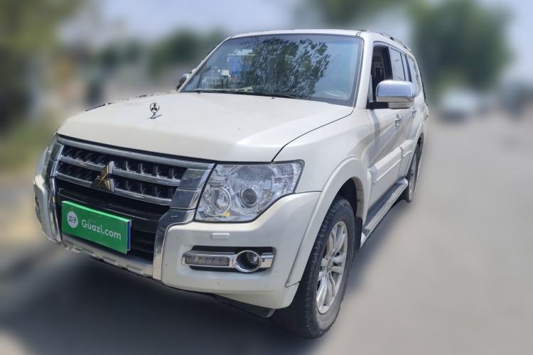 Used Mitsubishi Pajero 2018 Parallel Import, 3.8L Automatic, with Sunroof, 7-Seater Guazi used car, China used car export, Used car for sale, Used cars, Cheapest cars for sale