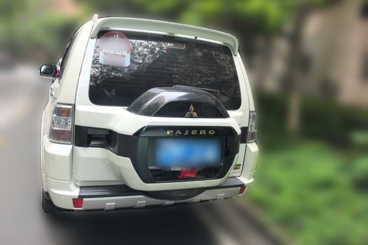 Used Mitsubishi Pajero 2018 V97 3.8L 5-Door GLS Sunroof – Middle East Rear