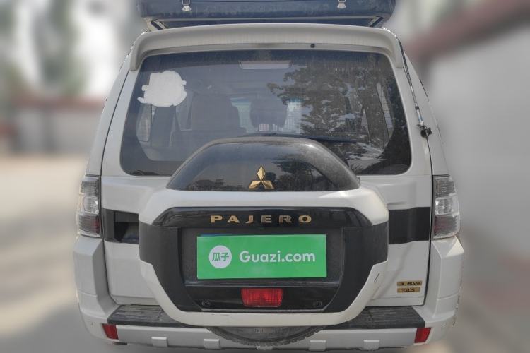 Used Mitsubishi Pajero  Rear
