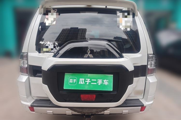 Used Mitsubishi Pajero 2018 V97 3.8L 5-Door GLS Sunroof – Middle East Rear