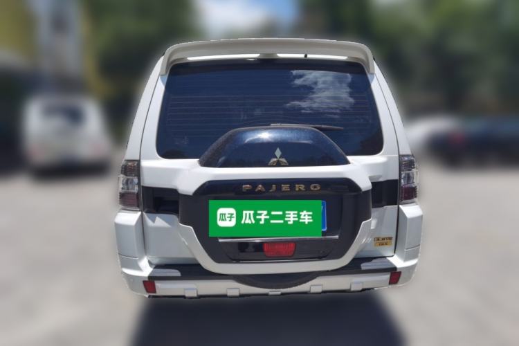 Used Mitsubishi Pajero  Rear