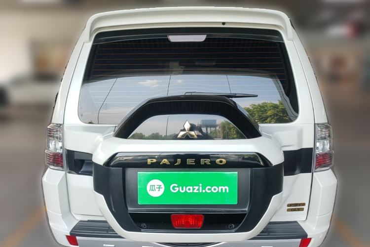 Used Mitsubishi Pajero 2018 V97 3.8L 5-Door GLS Sunroof Dual Differential – Middle East Rear