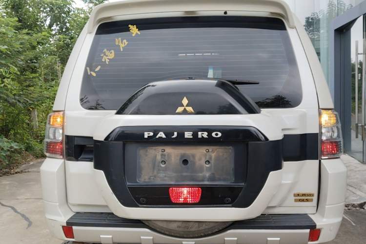Used Mitsubishi Pajero 2018 V97 3.8L 5-Door GLS Sunroof – Middle East Rear