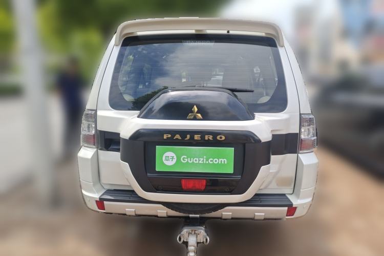 Used Mitsubishi Pajero 2018 V97 3.8L 5-Door GLS Sunroof – Middle East Rear